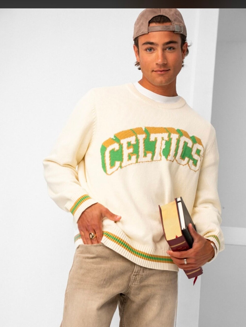 The Wild Collective Boston Celtics Jacquard Crew Sweater Cream Green Brown SZ XL
